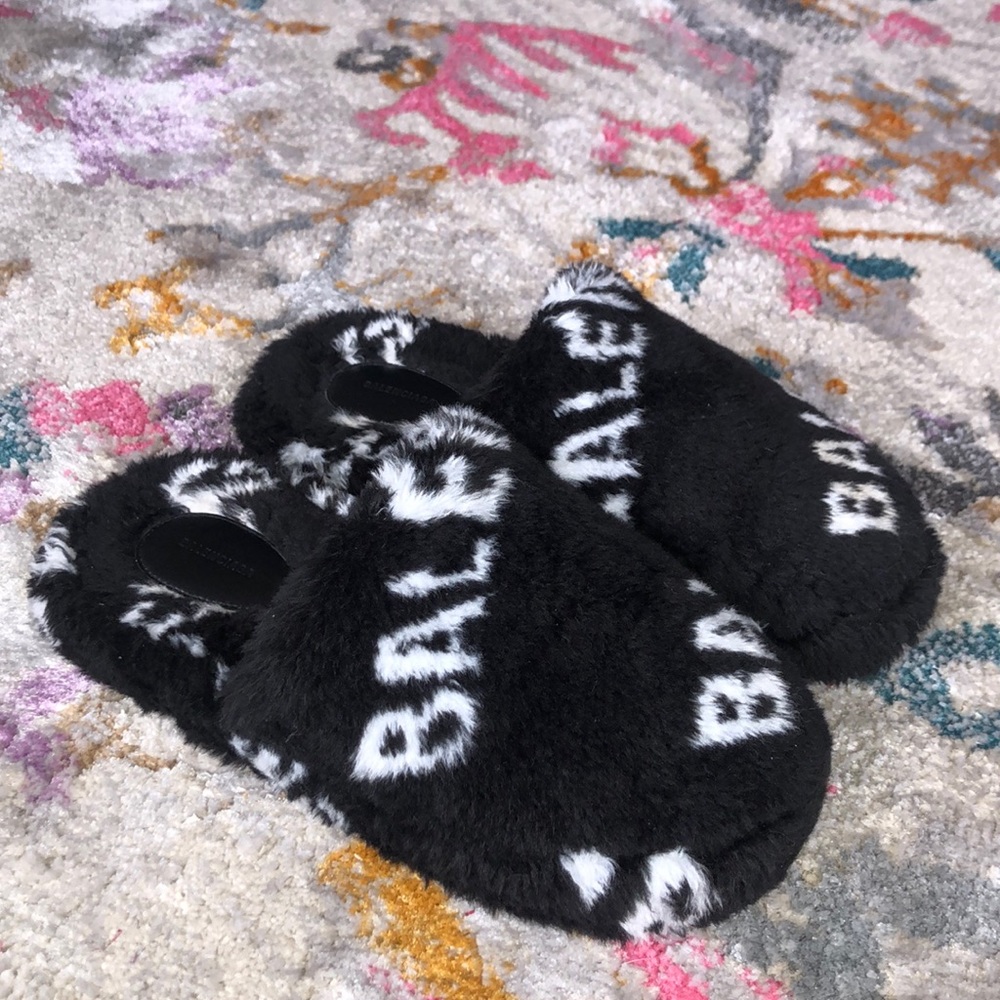 Fuzzy Balenciaga Slippers Size 38